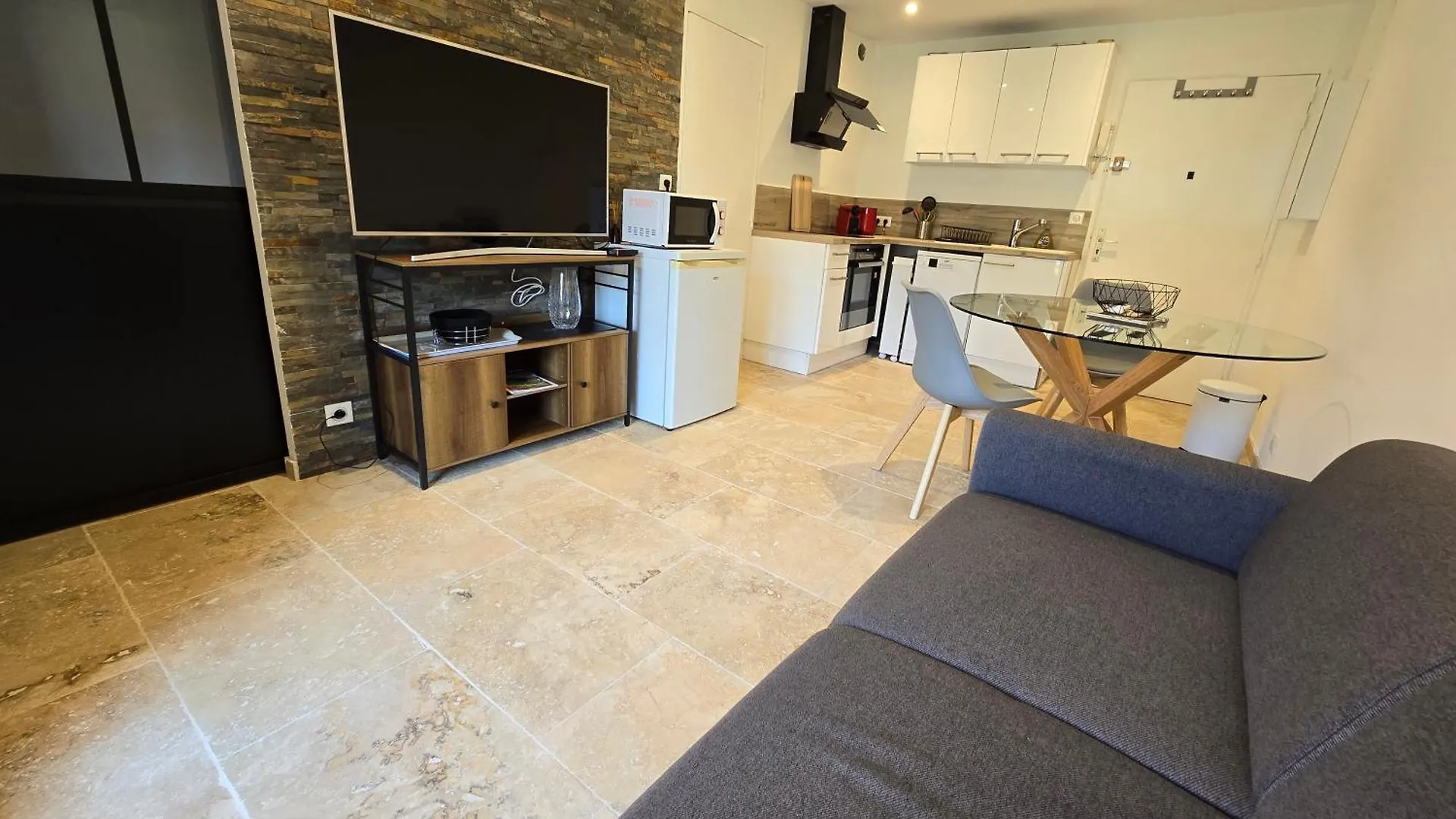 Real Regina Garage Prive Centre Ville Et Plage Sainte-Maxime